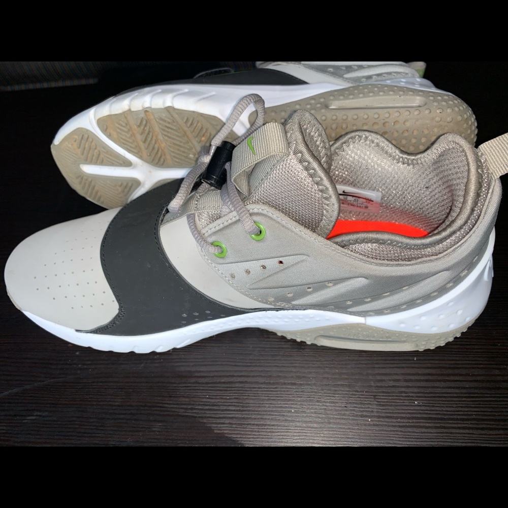 Nike Men’s Training Sneakers Size 11